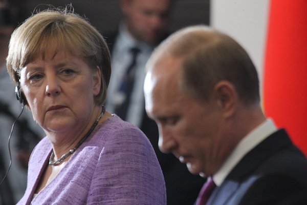 Ангела Меркел е следващата мишена на Русия