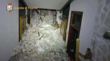 Все повече въпроси около пометения от лавина хотел в Италия