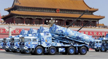 Китай заяви, че не е разполагал балистични ракети на границата с Русия