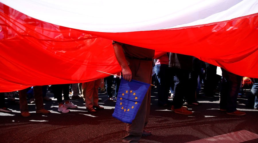 ЕС пак предупреди Полша за нарушенията на върховенството на закона