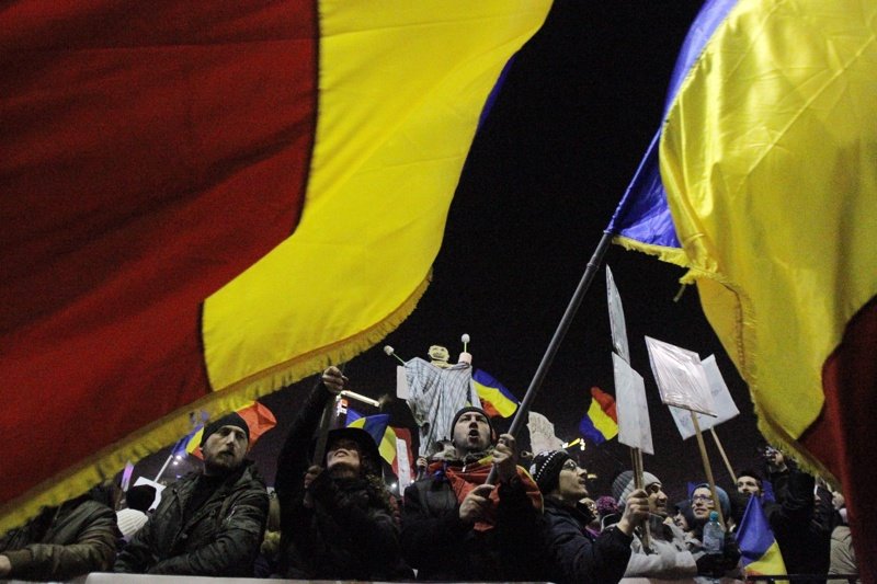 Румънският кабинет се отказа да ревизира антикорупционния закон, но протестите продължават