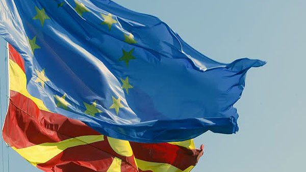 Американски конгресмен призова за подялба на Македония