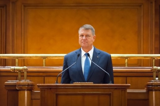 Клаус Йоханис към управляващите: Не си играйте с Румъния, решете спешно кризата