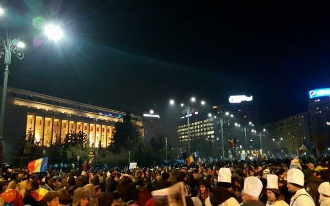Румънското правителство отмени скандалния указ, но готви законопроект