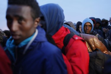 Десетки мигранти бяха спасени в Егейско море