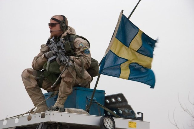 Швеция ще върне задължителната военна служба