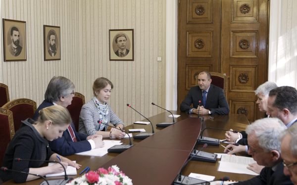 Руският посланик посети Радев, но не е ясно има ли покана за визита на Путин