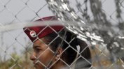 Унгария ще затваря всички мигранти в лагери