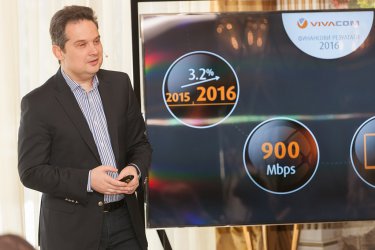 Изпълнителният директор на "Виваком" Атанас Добрев представя резултатите на телекома
