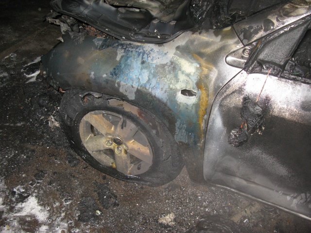 Пет автомобила изгоряха наведнъж в Бургас