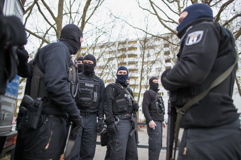 Германската полиция затвори мол в Есен заради терористична заплаха
