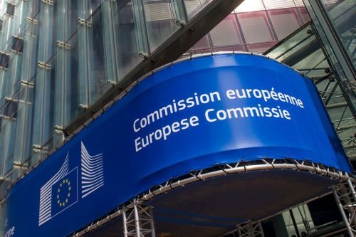 ЕК търси междинни стъпки за отпадане на визите за САЩ за всички европейци