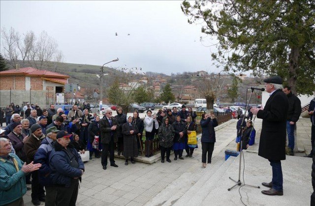 Лидерът на ДОСТ е държал реч на турски във варненско село