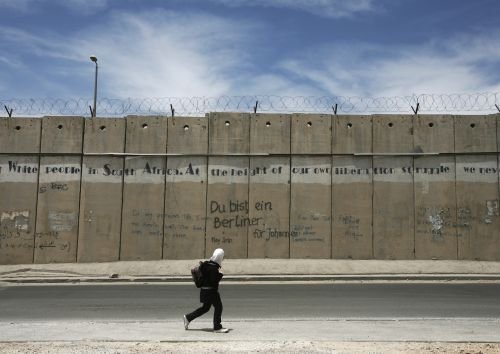 Израел строи огромна стена срещу Хамас по границата с Газа