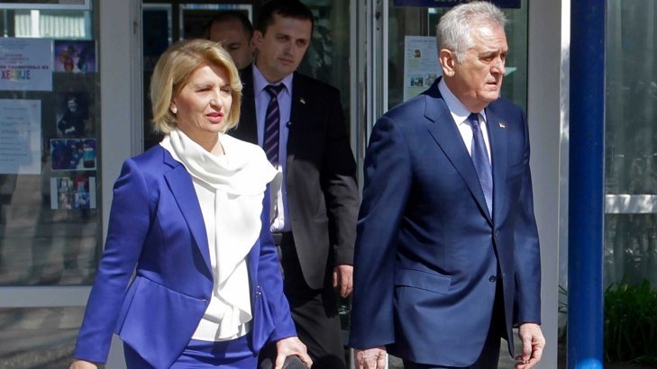 Сръбският президент Томислав Николич и съпругата му Драгица сн.БГНЕС