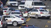 Мъж опита да се вреже с кола в полицейски пост във Вашингтон