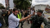 Противниците на венецуелския президент започнаха да блокират пътни артерии в столицата