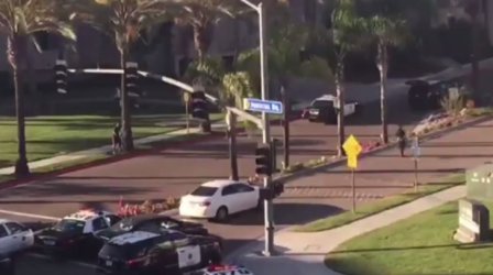Полицията в Сан Диего ликвидира мъж, открил стрелба край басейн