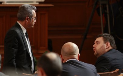 Пеевски и Цонев този път ще облекчават административната тежест със закон