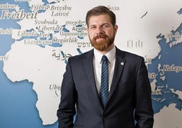Даниел Кадик