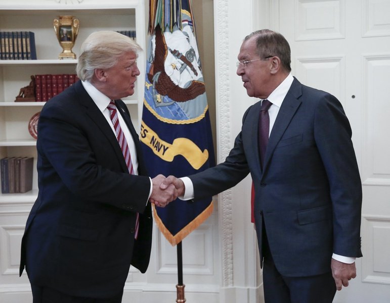 Белият дом в спирала от кризи: Тръмп разкрил класифицирана информация на Москва