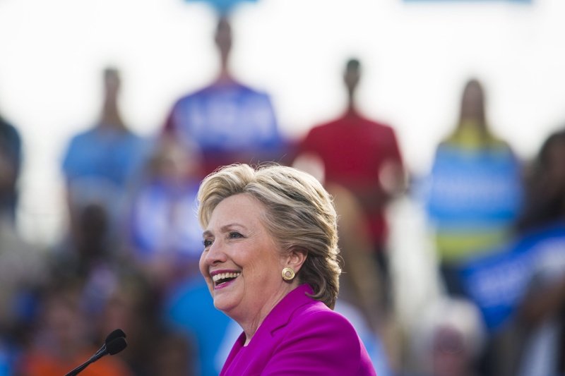 Хилари Клинтън се връща на политическата сцена с движение срещу Тръмп