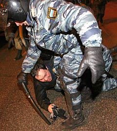 Масови арести на протест в Санкт Петербург срещу насилието над гейове в Чечения