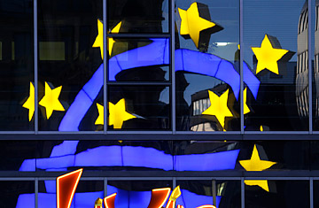 ЕК готви "неустоима оферта" за членство в еврозоната