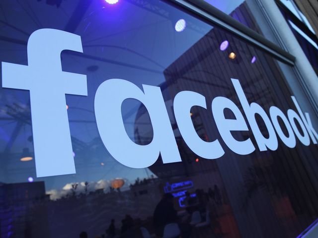 Изтичане на данни разкри правилата на цензура във Фейсбук