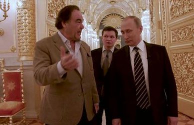Оливър Стоун обобщи епохата на Путин: Русия е страна, обкръжена от врагове и живееща в миналото
