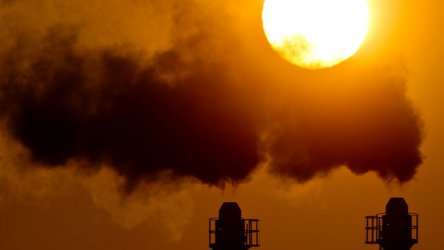 Учени: Светът има само 3 г. да намали вредните емисии, преди да стане прекалено късно