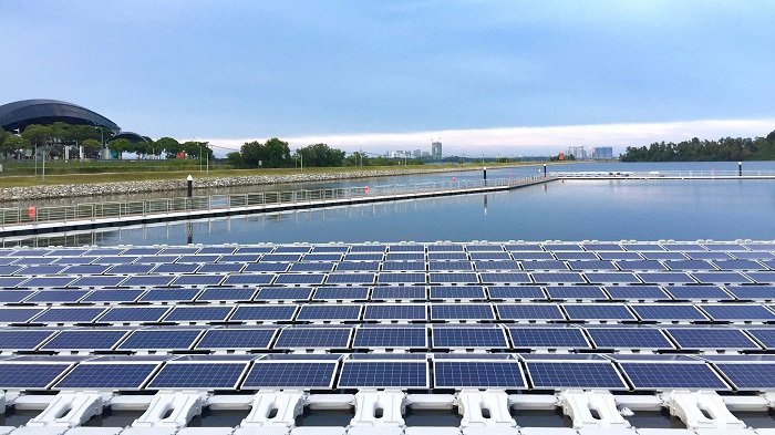 Сингапур строи плаваща соларна електроцентрала