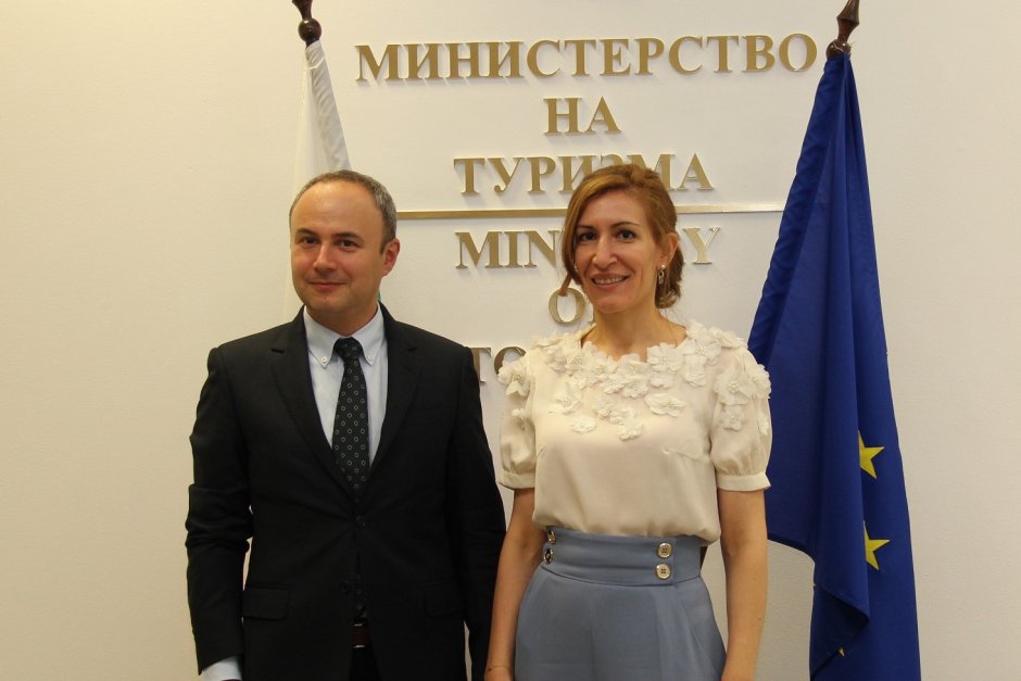 Румънският посланик Йон Гъля и Николина Ангелкова