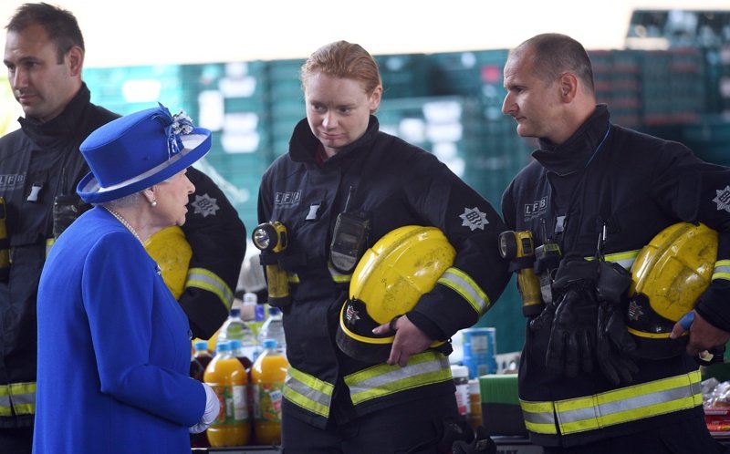 Броят на загиналите при пожара в Лондон достигна 30