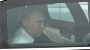 Руската преса: Путин запази "интригата-2018" и влезе в ролята на "дядо"