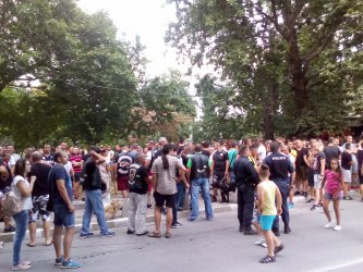 Антиромските протести в Асеновград спират временно