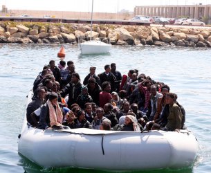ЕС иска помощ от Либия за ограничаване на миграцията