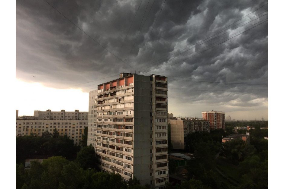 Най-малко двама души са загинали вследствие на силна буря в Москова