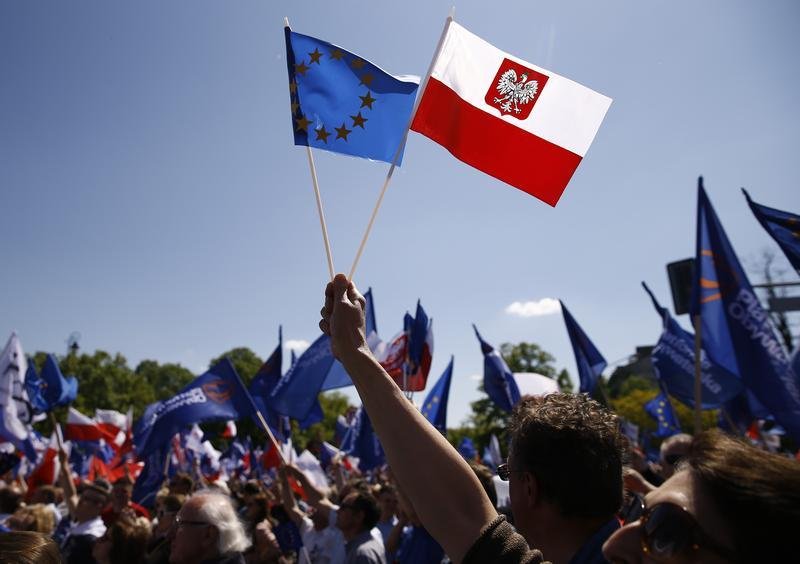 Хиляди поляци протестираха срещу политизирането на съдебната власт