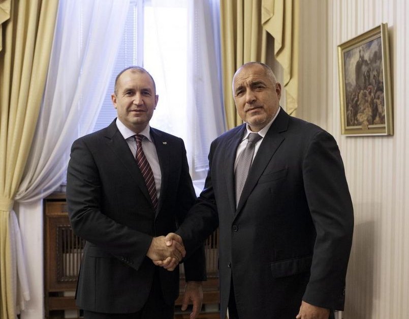 Радев и Борисов обявиха примирие (по военния въпрос)
