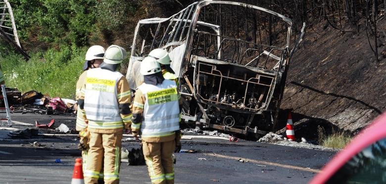 18 загинали и 30 ранени при катастрофа на автобус в Бавария