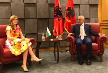 Президентът на Албания Илир Мета посрещна българския заместник министър-председател по правосъдната реформа и министър на външните работи Екатерина Захариева