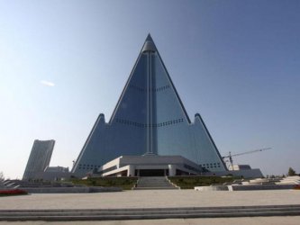 Футуристичната пирамида в центъра на Пхенян - следващият любим проект на Ким Чен-ун?