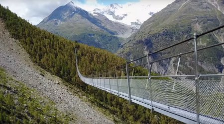 Швейцария пусна най-дългия пешеходен висящ мост в света