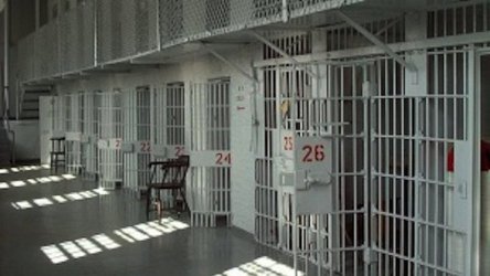Затворник с прякор Пъпеша избяга от затвора в Стара Загора