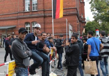 Берлин прогнозира нарастване на броя на мигрантите през втората половина на годината