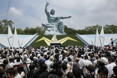 Нагасаки почете паметта на жертвите от атомната бомбардировка през 1945 г.