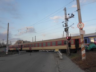 Жена почина, след като бе блъсната от пътнически влак в Ловеч