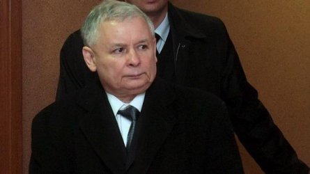 След съдилищата Качински "вдига мерника" на медиите, дипломацията и университетите