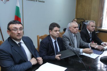 Главсекът Младен Маринов, зам.-министър Красимир Ципов, министър Валентин Радев и другият му заместник Стефан Балабанов. Сн.: БГНЕС